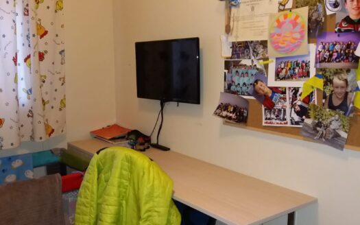 VILAJUIGA – Piso planta baja con patio.