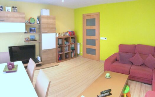 ROSES – Piso en el centro.