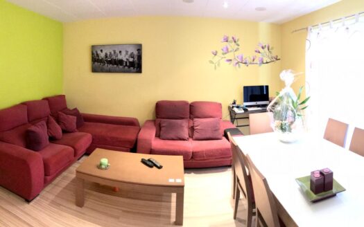 ROSES – Piso en el centro.