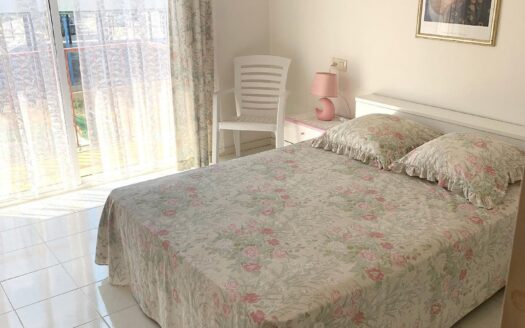 CENTRO- Bonito piso muy soleado