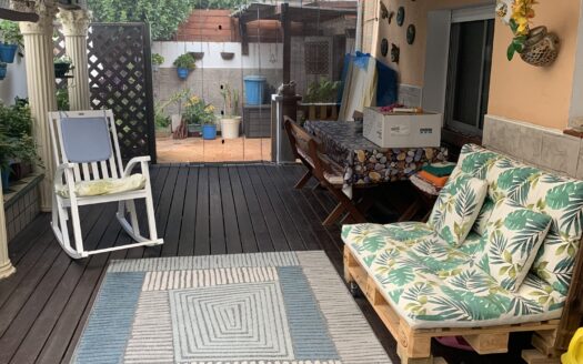 Vilafant – Casa de 5 habitacions